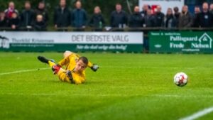 Why Do Soccer Goalies Wear Different Colors Explained Soccer